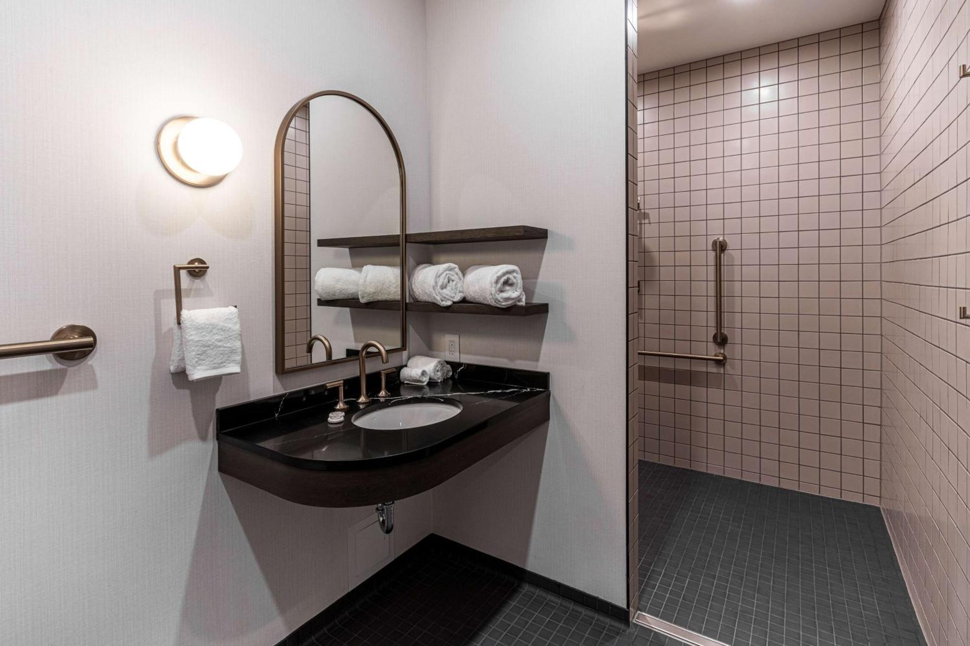 Hotel The Westley Calgary Downtown, Tapestry Collection By Hilton Exteriér fotografie